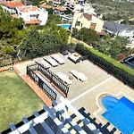 Будинок відпочинку Luxury With Amazing View, Чешме
