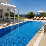 Luxury With Amazing View, * Чешме