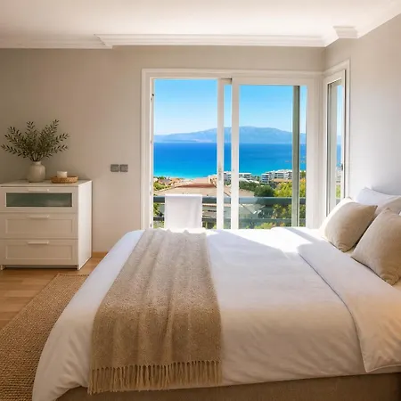 Luxury With Amazing View, Будинок відпочинку Чешме