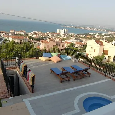 Luxury With Amazing View, Semesterbostad Çeşme