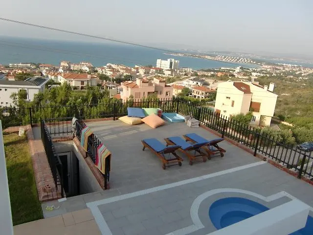 Luxury With Amazing View, Casa de Férias Çeşme